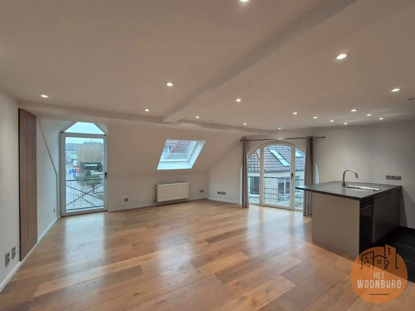 Duplex appartement met 2 slpks, bureel en autostaanplaats foto 3