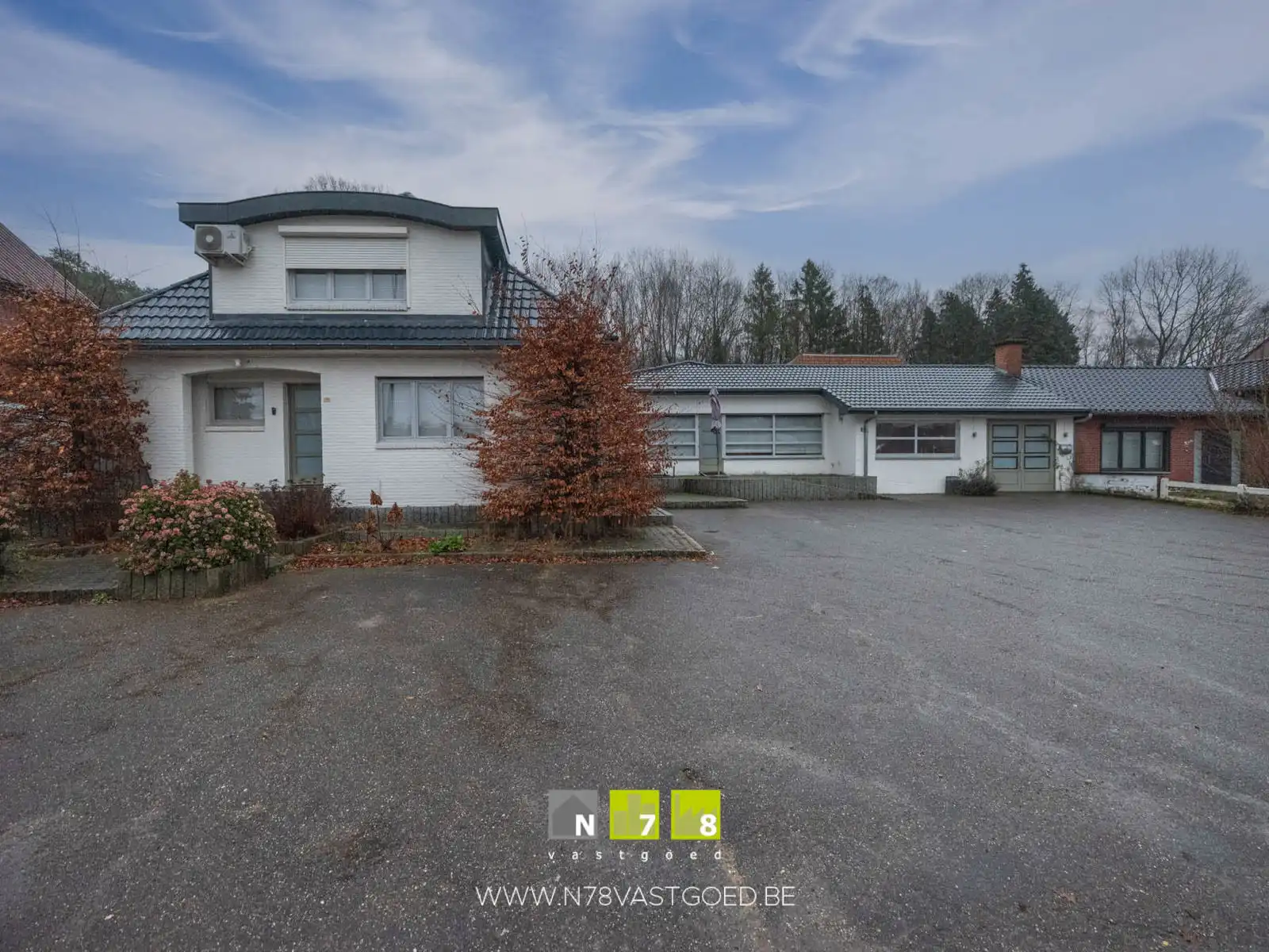 Commercieel te koop foto {{pictureIndex}}