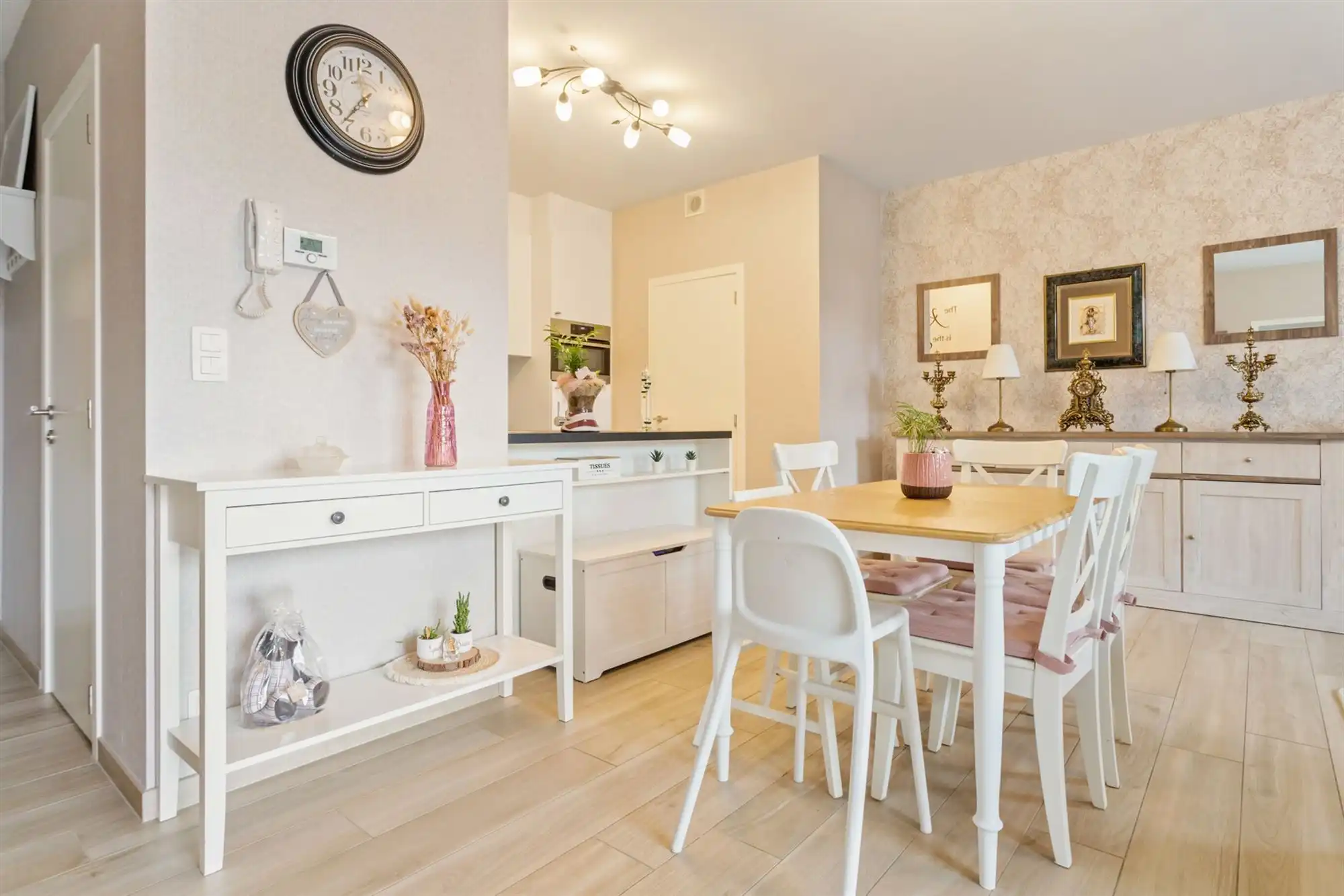 RECENT GELIJKVLOERS APPARTEMENT MET BIJHOREND TERRAS EN RUIME PRIVATE TUIN GELEGEN TE MEERHOUT foto 10