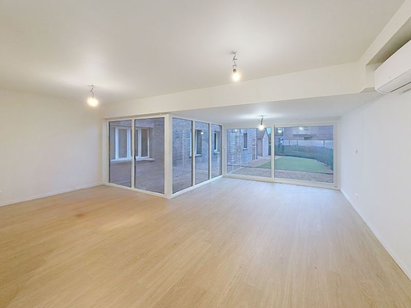 Gelijkvloers appartement met tuin in het centrum van Kaprijke foto 2