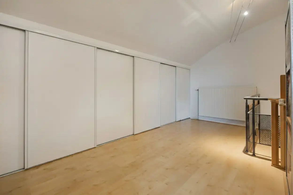 Ruime woning met 5 slaapkamers en binnenzwembad foto 17