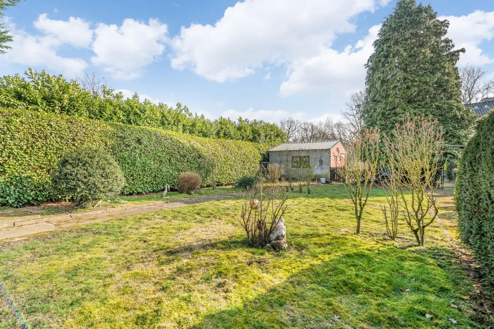 Halfvrijstaande gezinswoning met veel mogelijkheden op een perceel van 8are!  foto 35