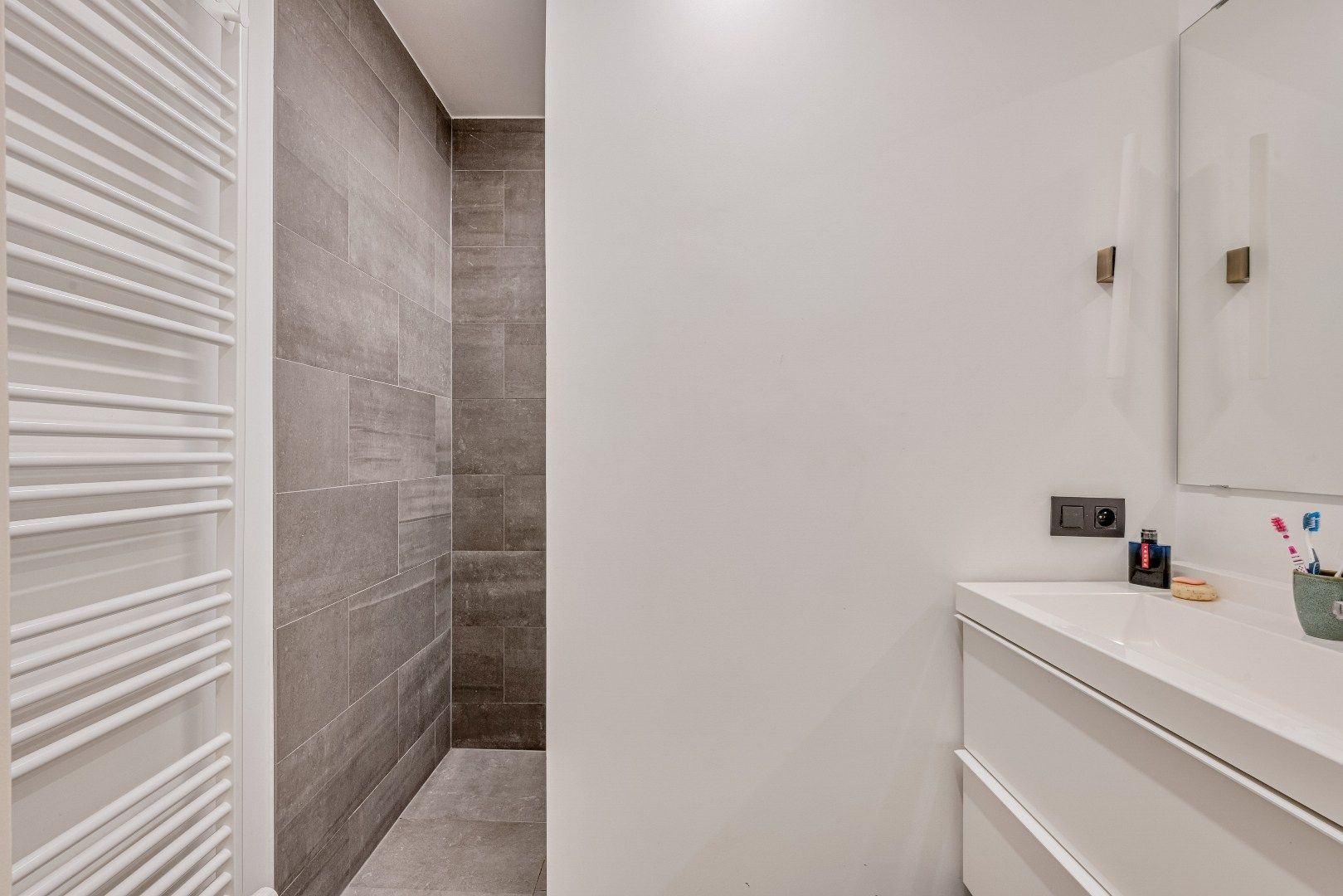 Ruim gerenoveerd 3-slpk appartement te Gent-Zuid foto 9