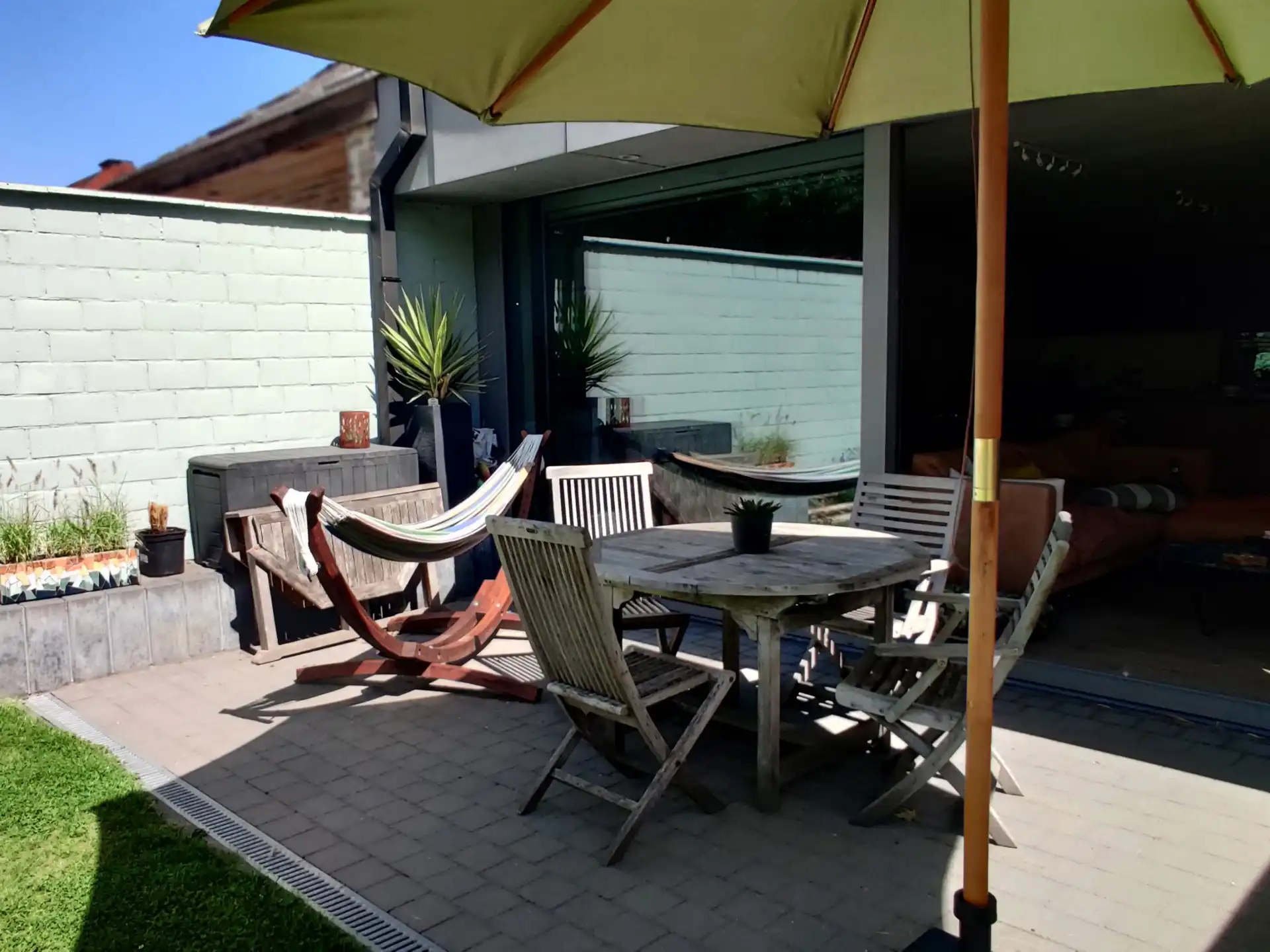 GIJZEGEM - Gelijkvloers appartement met tuin en staanplaats. foto 12