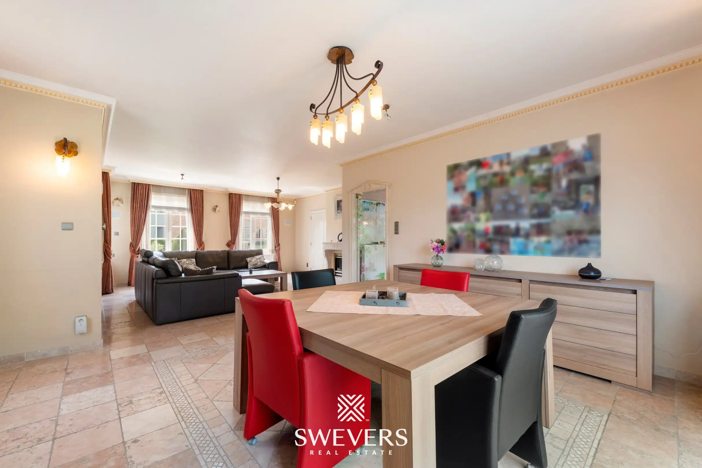 Ruime en instapklare villa met 5 slaapkamers op een perceel van 22a 96ca foto 8