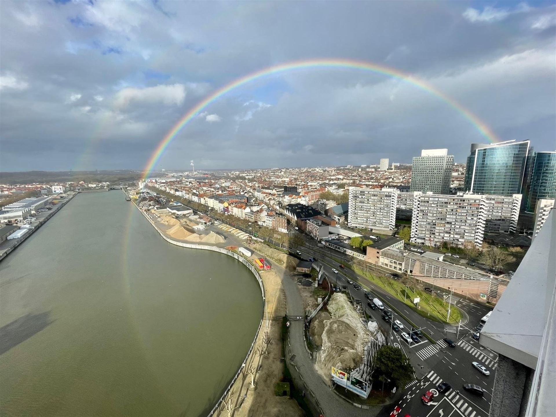 Modern en lichtrijk 2SK Appartement met terras - Akenkaai / Up-site Toor foto 4