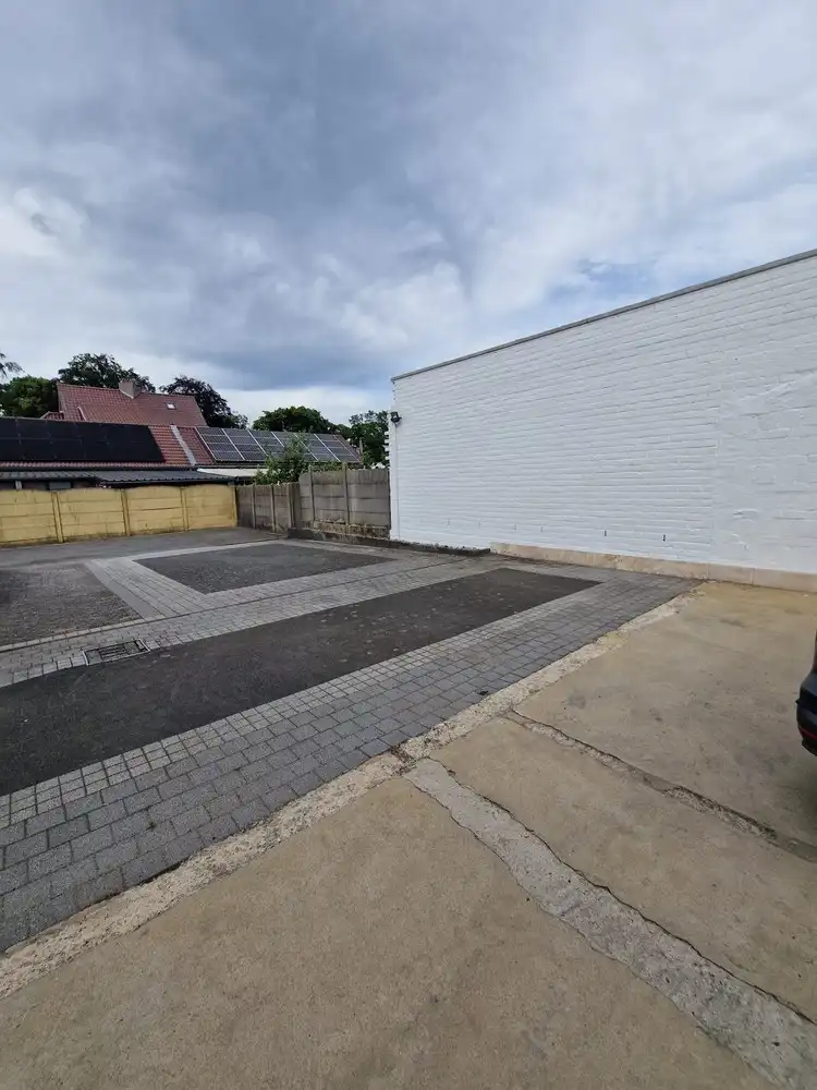 Stijlvol duplex-appartement met 2 slaapkamers en parkeerplaats te huur op toplocatie in Maasmechelen. foto 21
