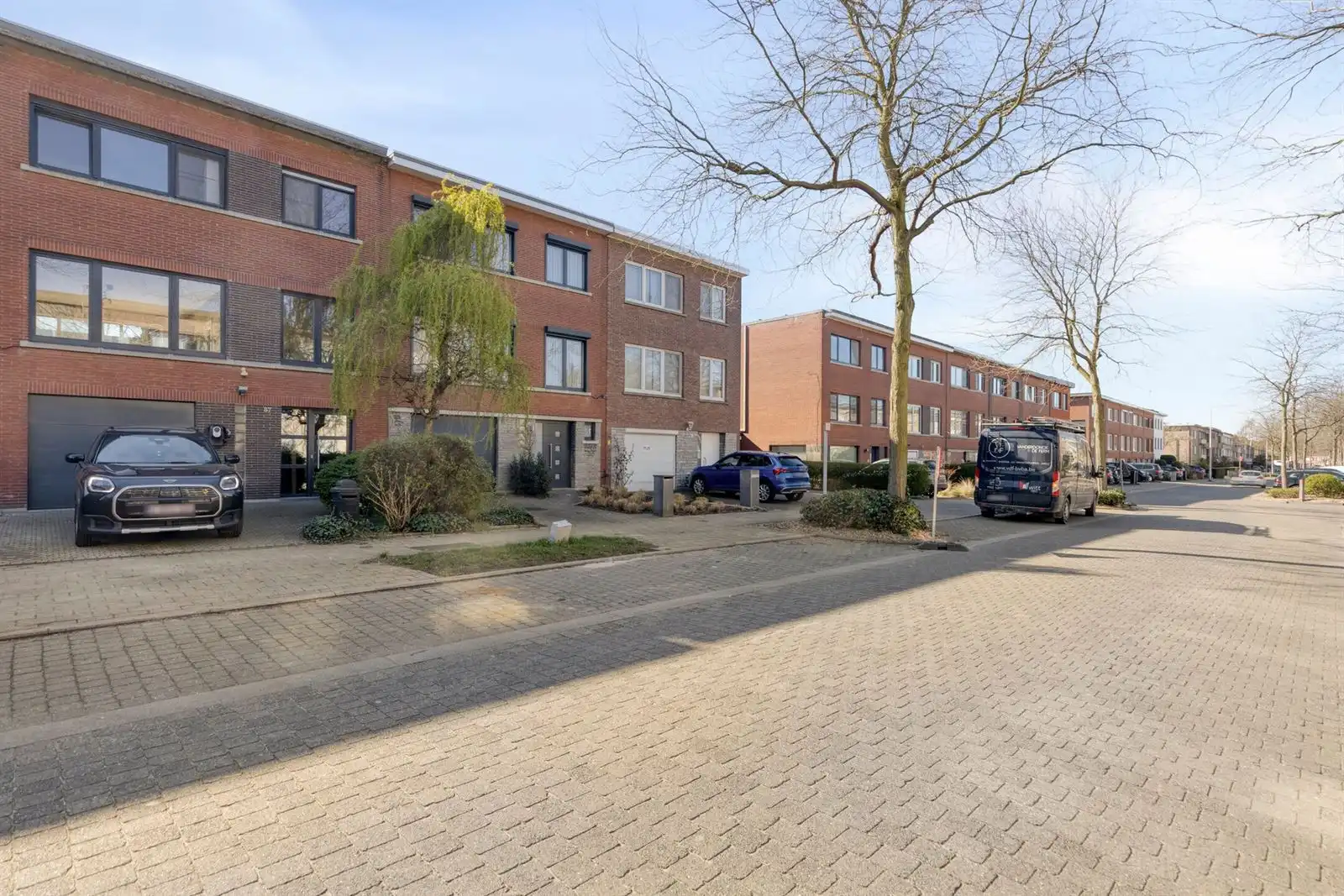 Lichtrijke gezinswoning met doordachte indeling foto {{pictureIndex}}