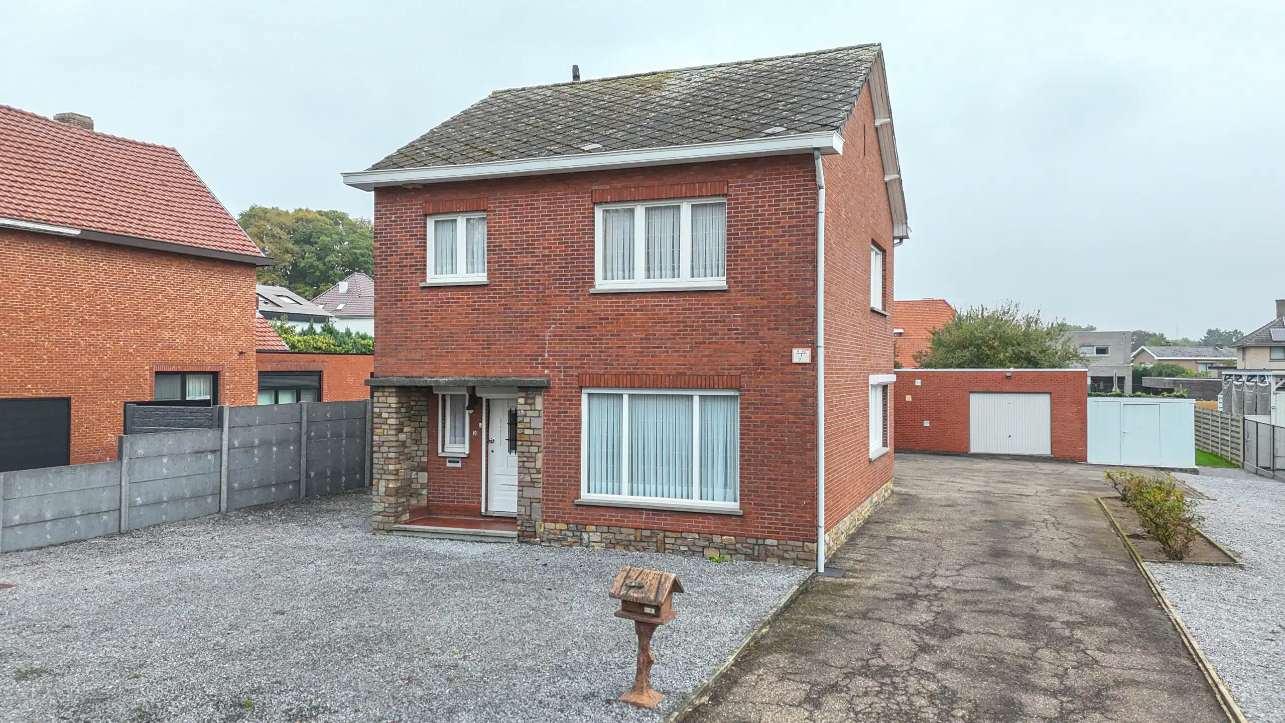 Ruime woning met 3 slaapkamers en zeer breed perceel! foto 43