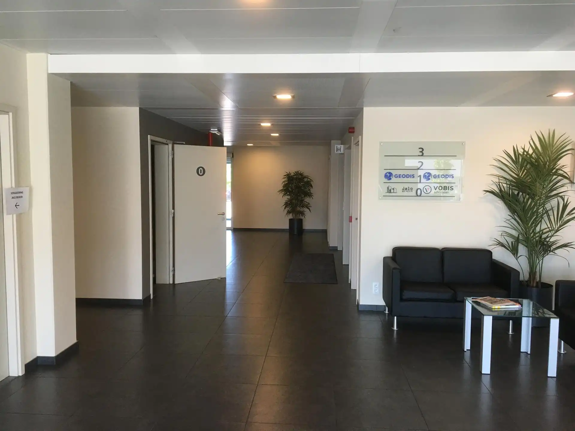 Modern Ingerichte Kantoorruimte V2- in Deurne foto 6