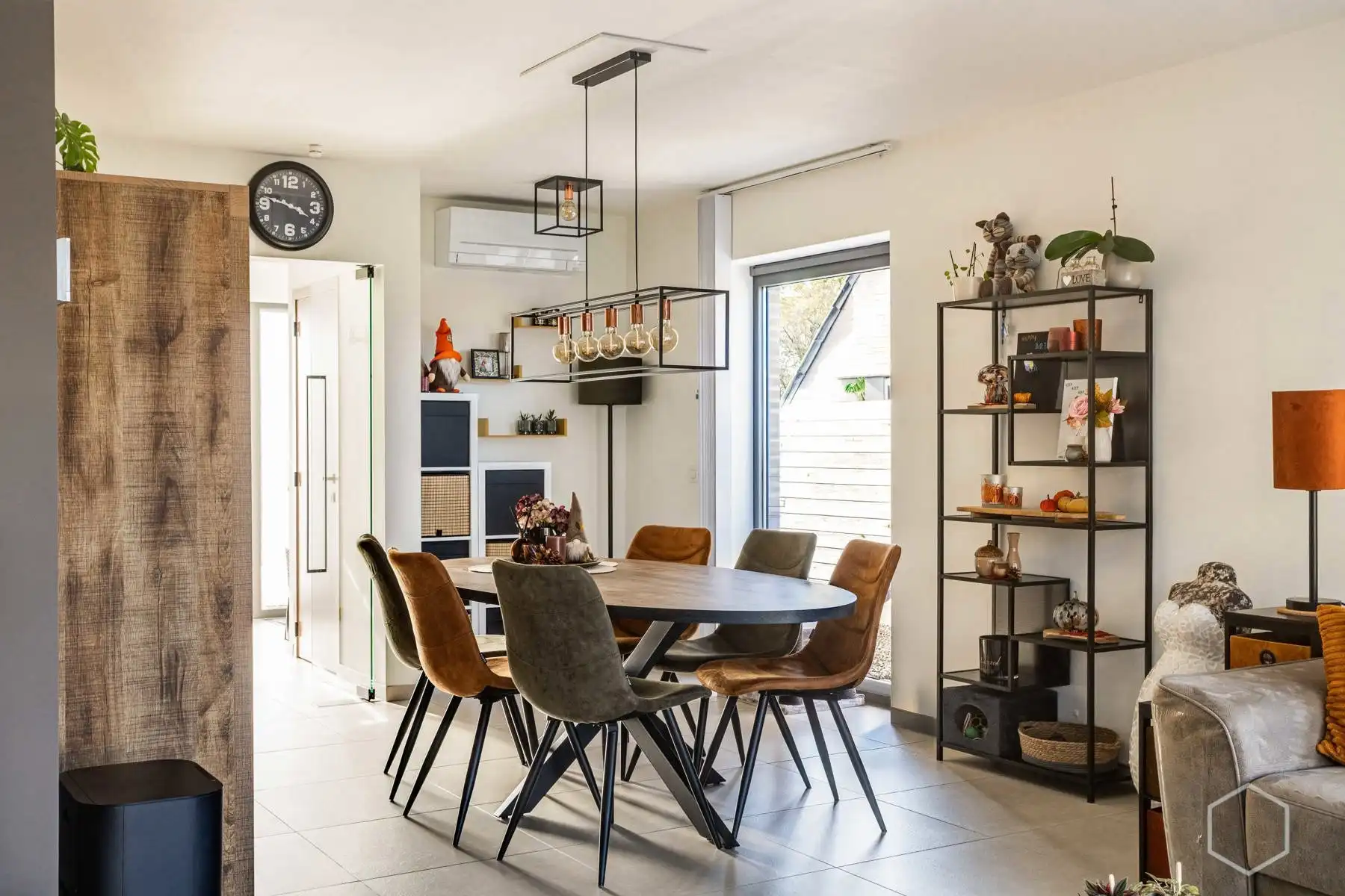 Recente HOB 2021 met 3 slaapkamers, garage en zonnige tuin foto 7