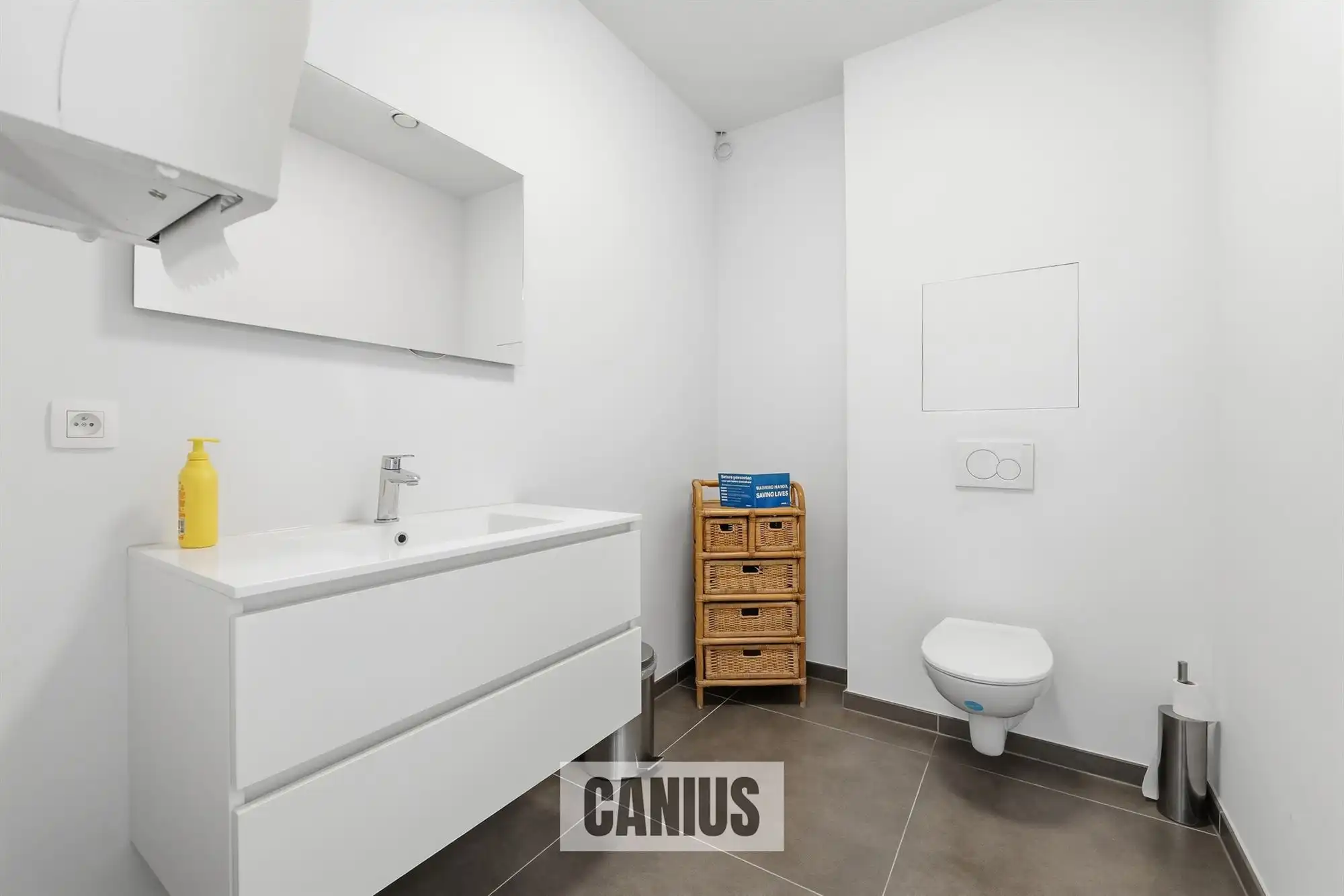 KANTOORGEBOUW MET PRAKTIJKRUIMTES OP TOPLOCATIE foto 26
