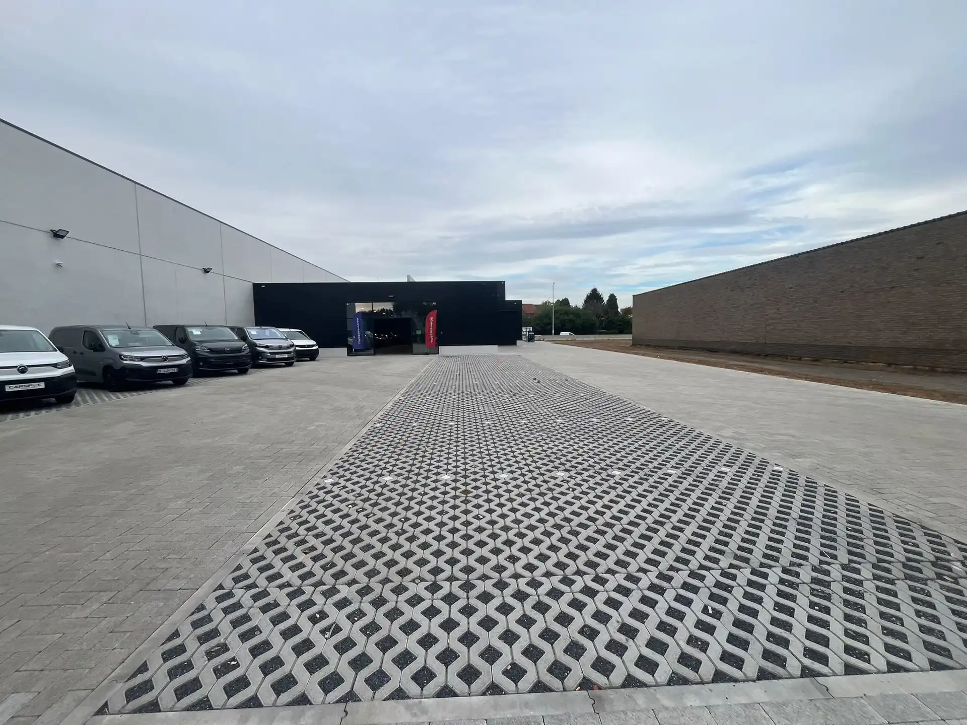 Commerciële unit op zichtlocatie te huur in Herentals foto 8