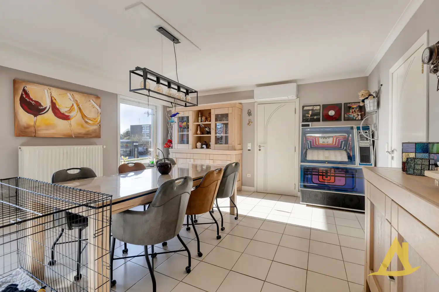 ZEER RUIM APPARTEMENT MET STUDIO EN 2 AUTOSTAANPLAATSEN TE DIEST! foto 9