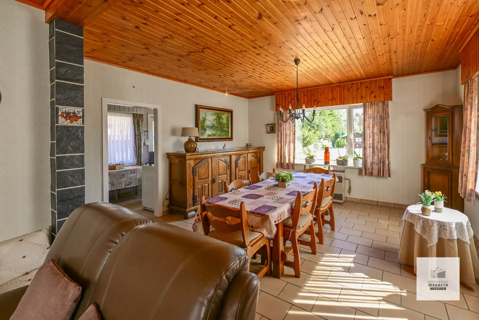 Te renoveren open bebouwing met 3 slaapkamers, tuin en garage op 627m2  foto 7