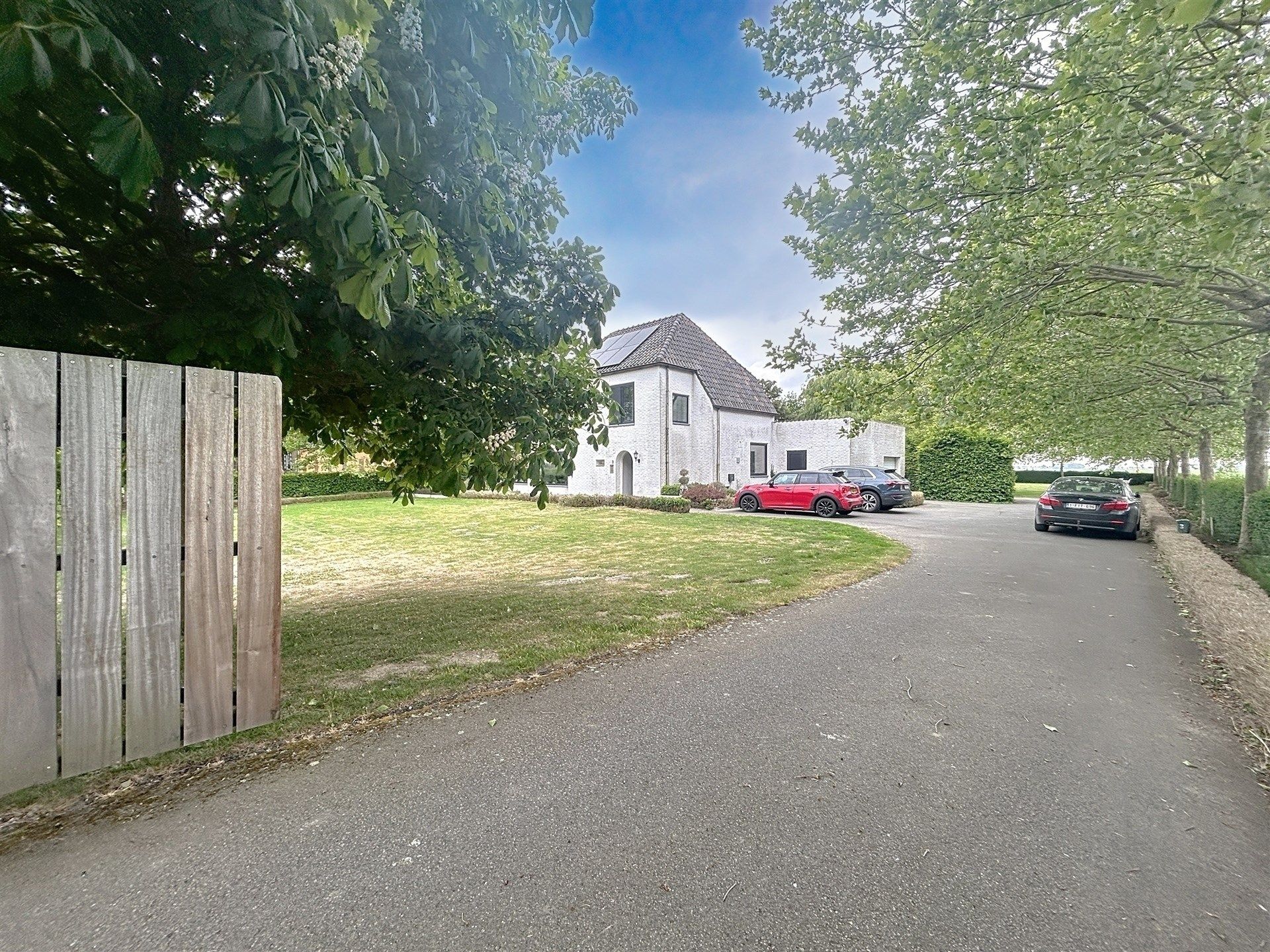 Prachtige villa met 5 slaapkamers, garage en verwarmd zwembad op perceel van 5864 m². foto 23