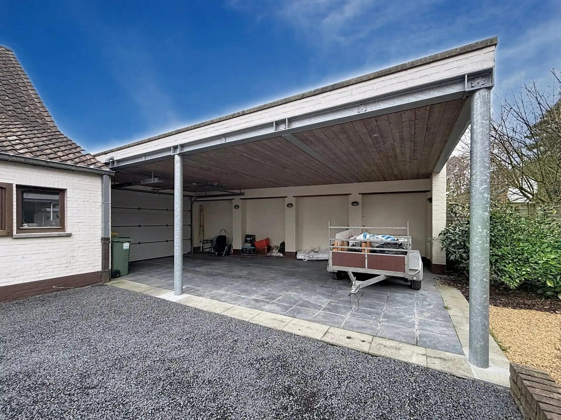 Op te frissen woning met 4 slaapkamers op een groot perceel. foto 46