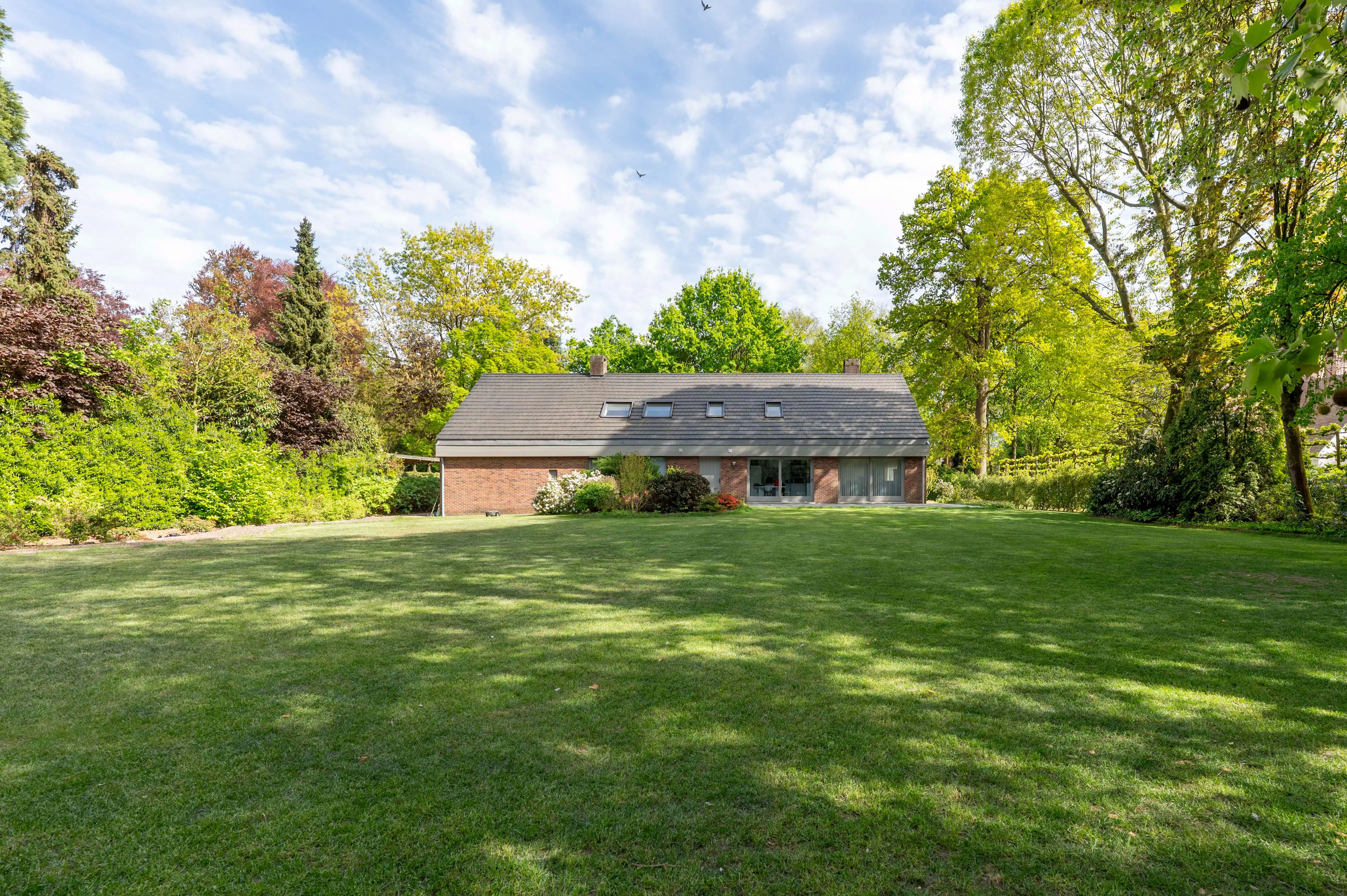 Ruime villa met praktijkruimte op toplocatie in Schotenhof. foto 32