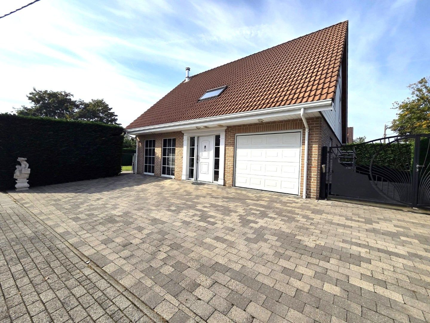 Instapklare villa met 5 slaapkamers, mooi terras en tuin in rustige buurt te Zemst foto 2