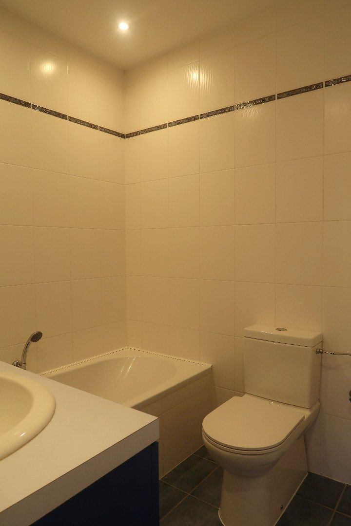 Ruim instapklaar appartement met 2 slaapkamers en 3 terrassen nabij het centrum van Roeselare foto 8