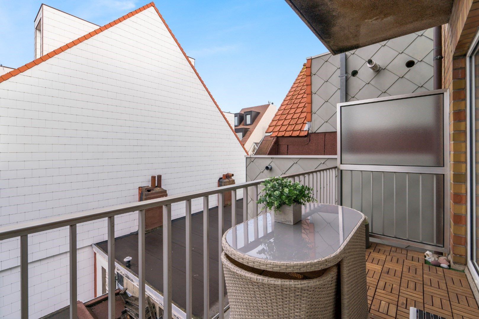 Luxueus gerenoveerd appartement met 3 slpks.  foto 17