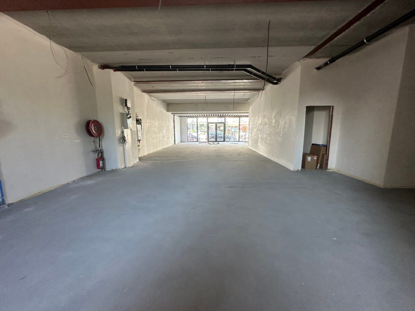 Prachtig handelspand van 166m² met een uitbouw vooraan van 19,5m² gelegen te St-Idesbald foto 6