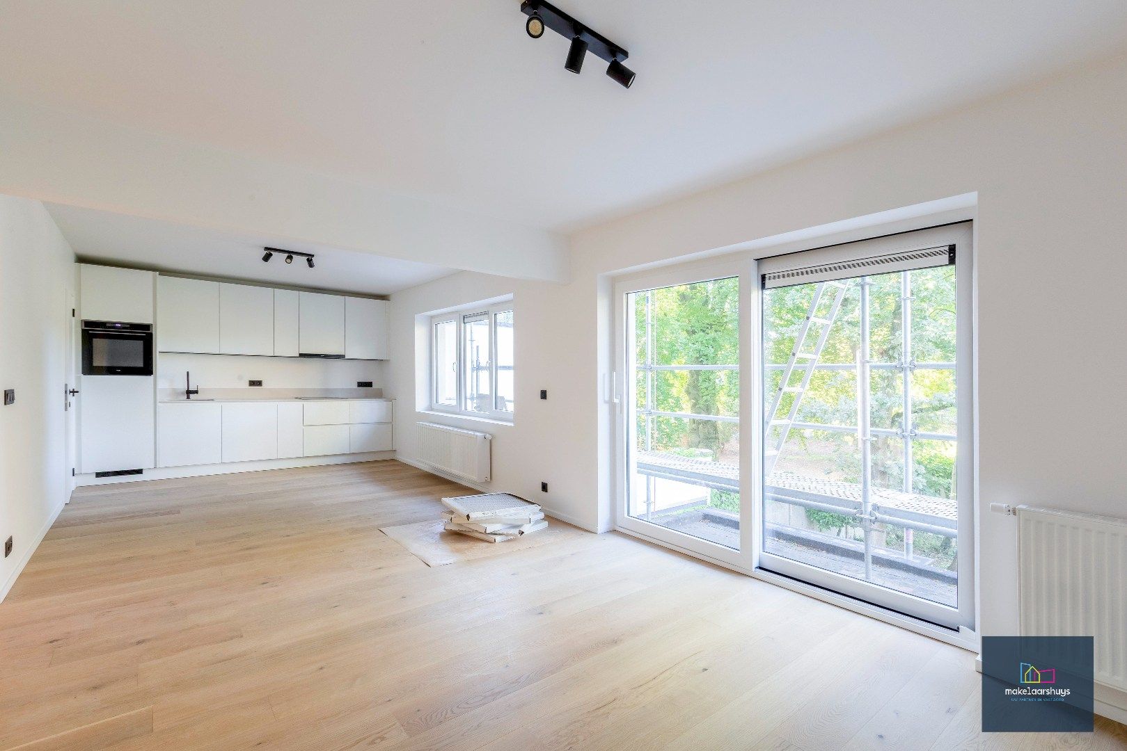 Uniek 3 slpk. appartement  met terras  nabij station Gent-Sint-Pieters foto 2