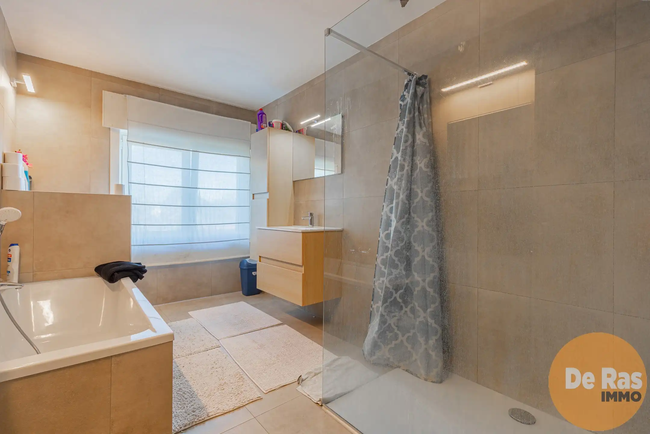 DENDERLEEUW - Ruime woning met 4 slpks, bureau en koer foto 12