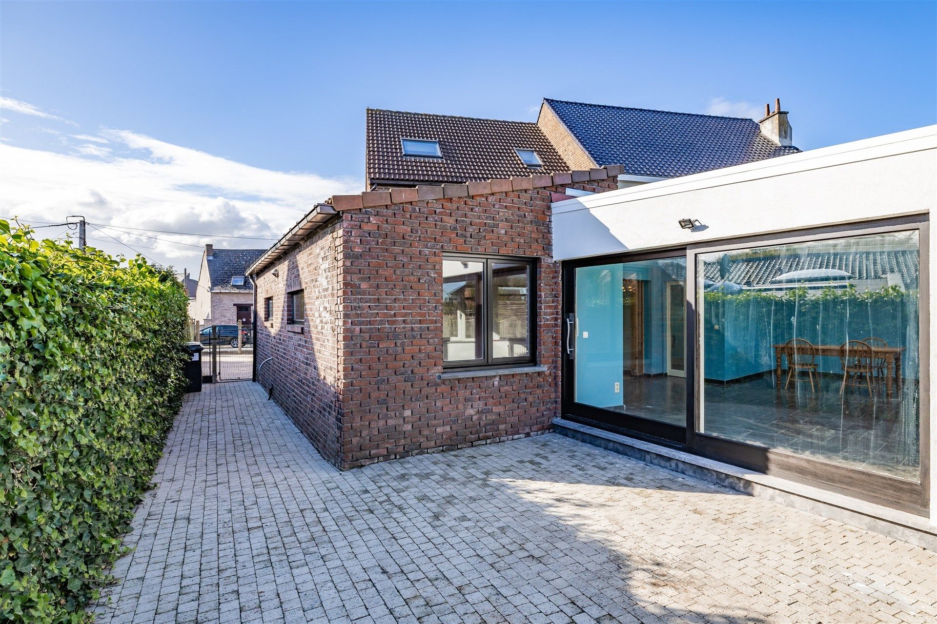 Lichtrijke halfopen woning te Nieuwerkerken! foto 18