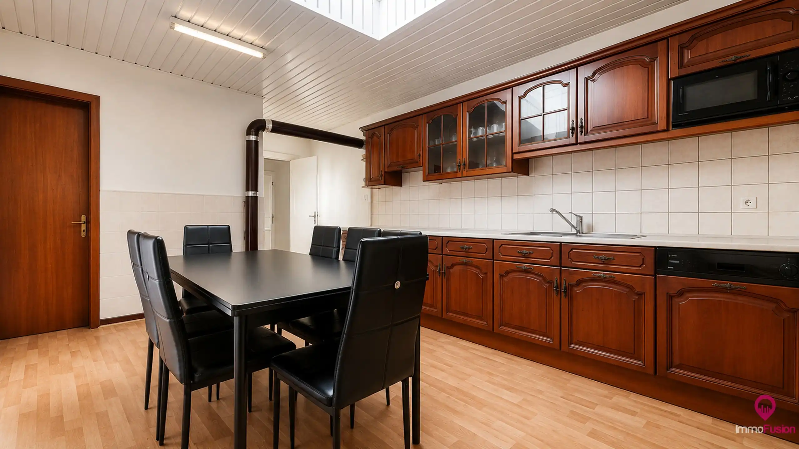 Instapklare woning met veranda, tuin en garage! foto 7
