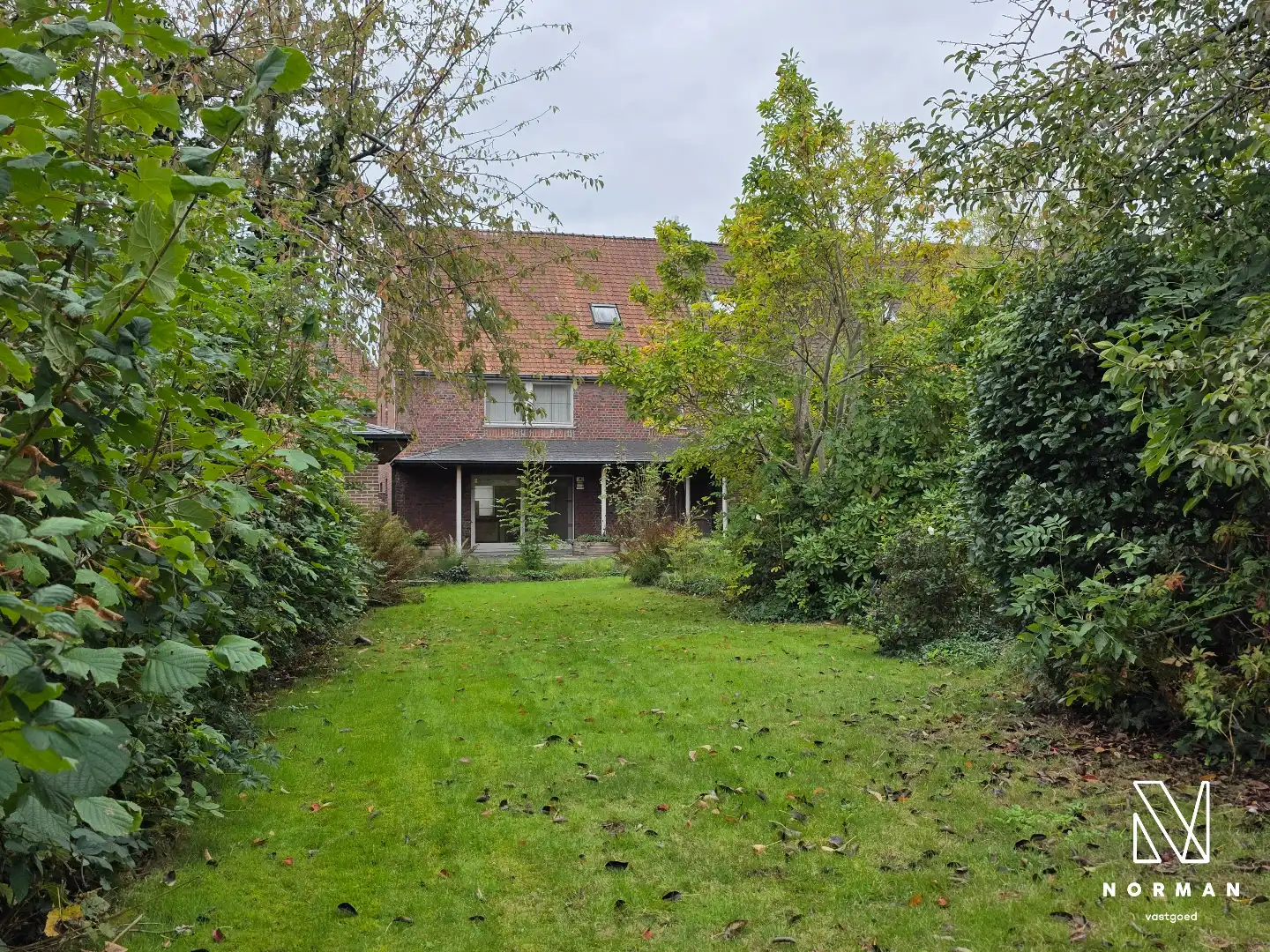 Ruime woning met inpandige garage en 3 slks op een prachtig perceel van 1218 m². foto 19