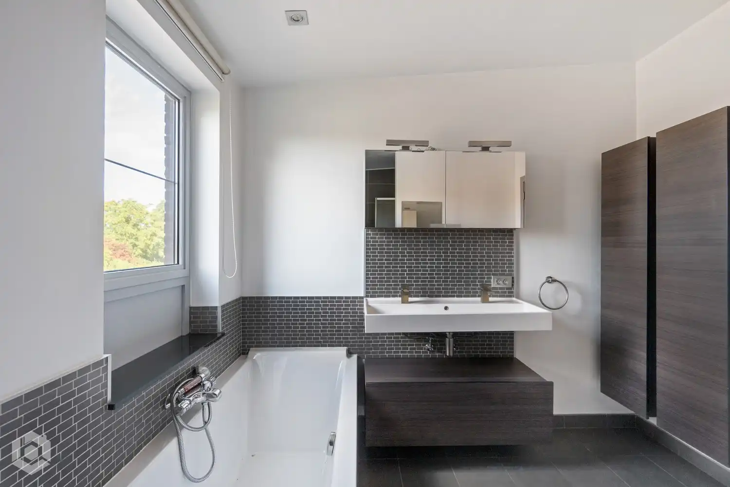 Instapklare woning met 2 slpkrs en ruime tuin te Beerzel foto 14