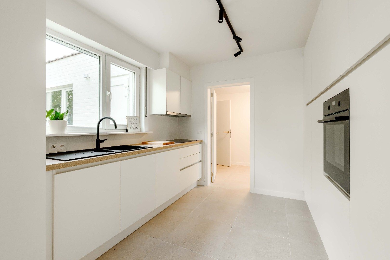 PERFECT INSTAPKLARE ENERGIEVRIENDELIJKE WONING MET TUIN EN GARAGE foto 10