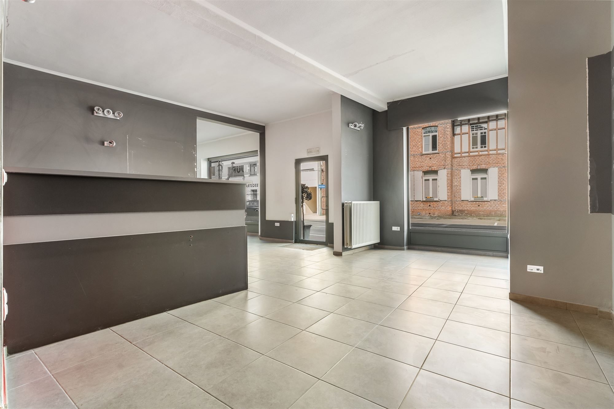 HANDELSPAND OP PERFECTE LOCATIE MET ENORME VISIBILITEIT! foto 2