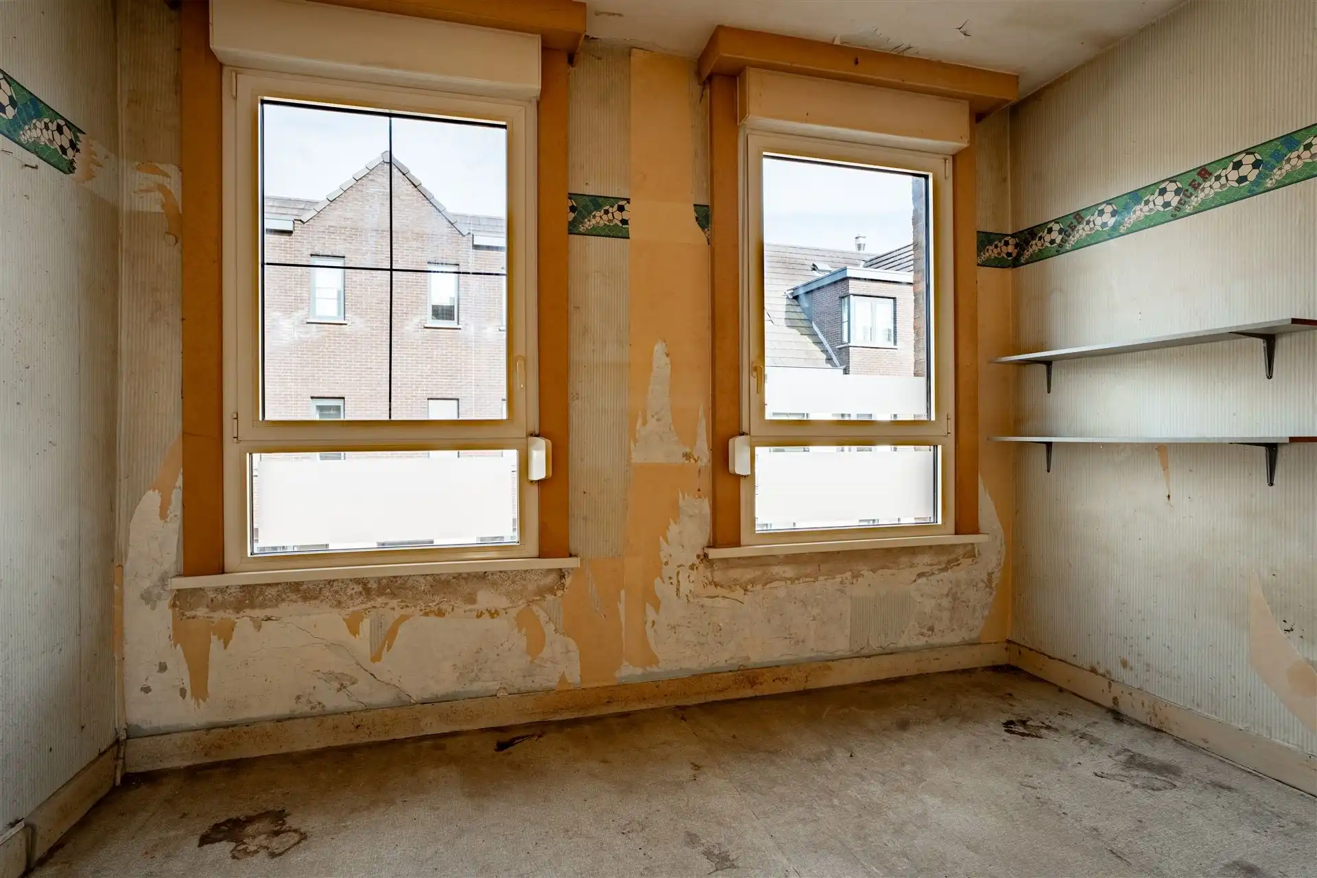 Stadswoning met renovatiepotentieel in hartje Lier foto 24