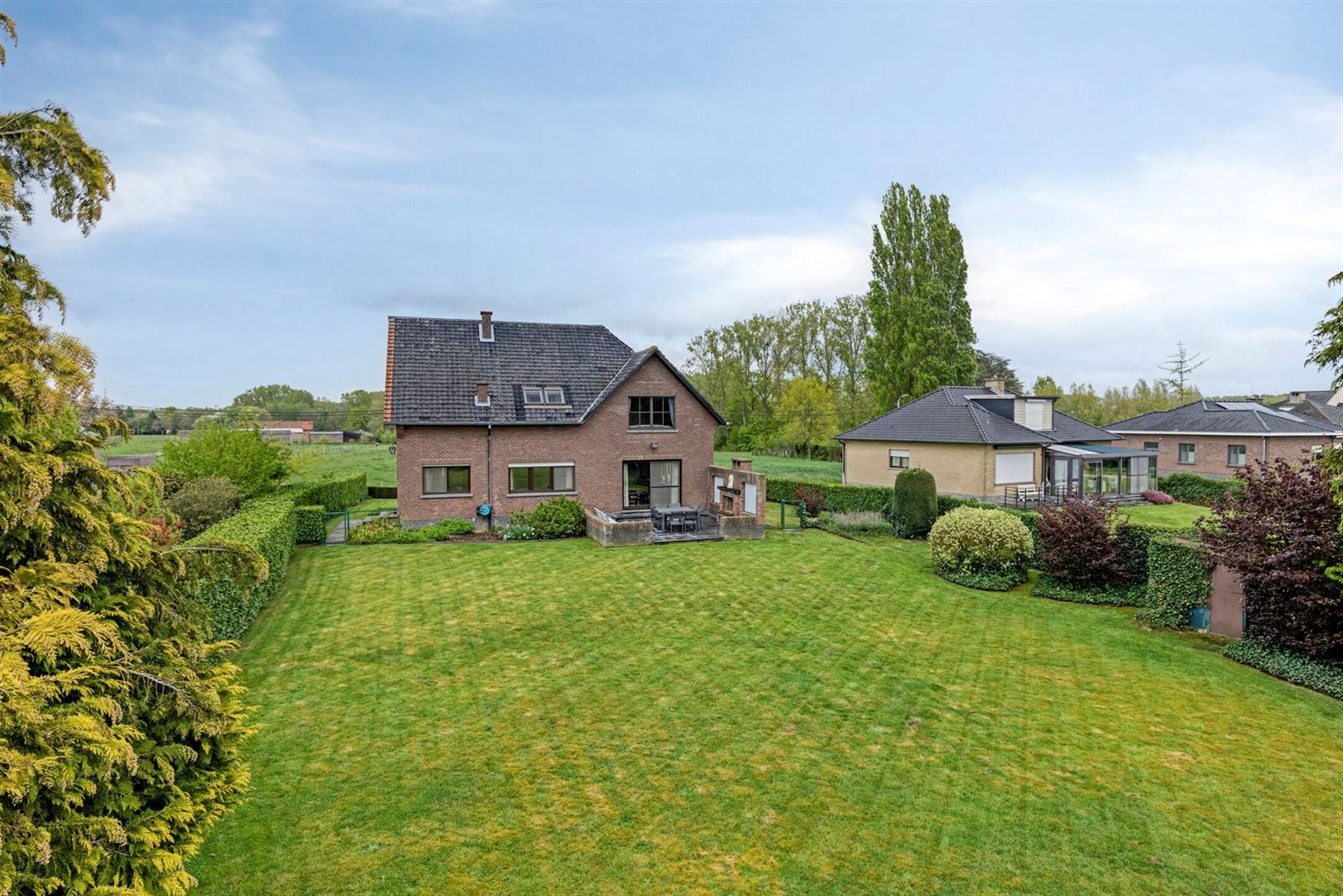 Ruime villa te koop in oase van rust foto 3