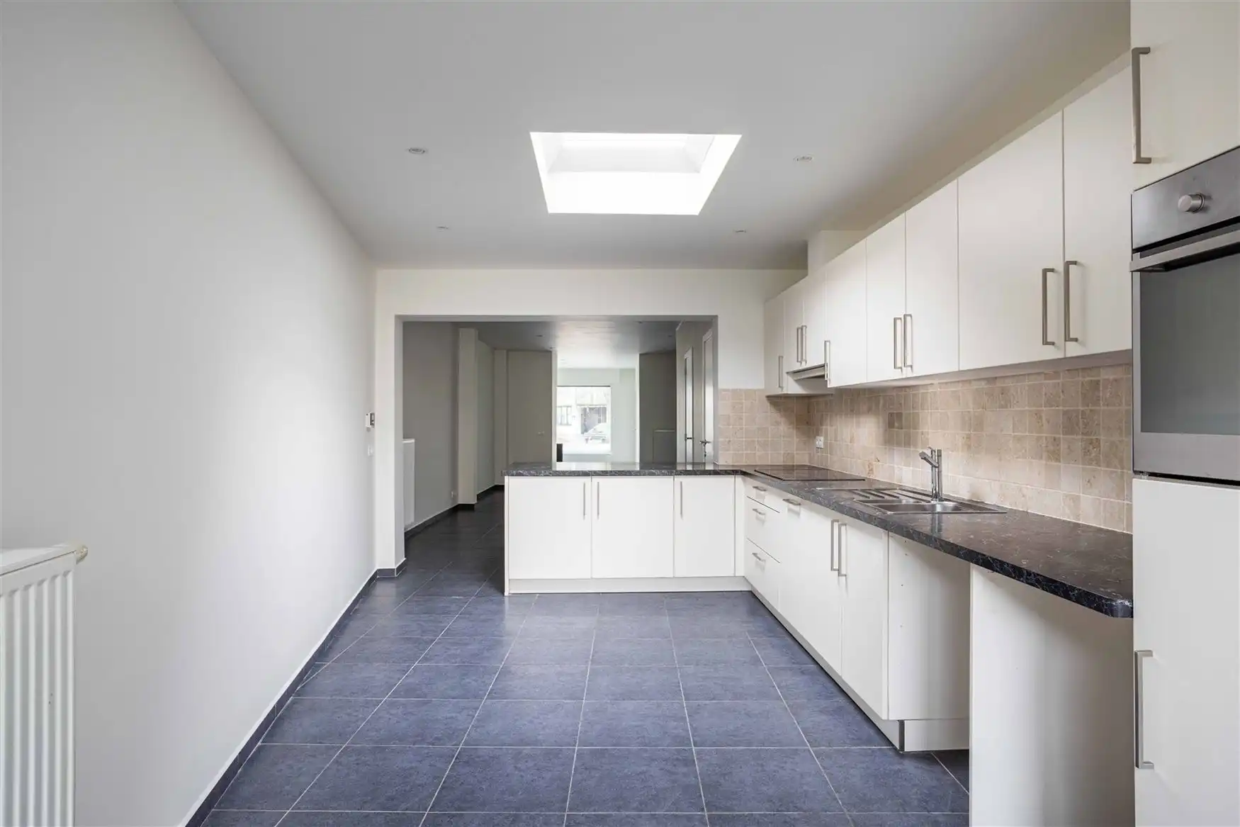 Instapklare woning met 4 kamers en koer in Gent foto 8