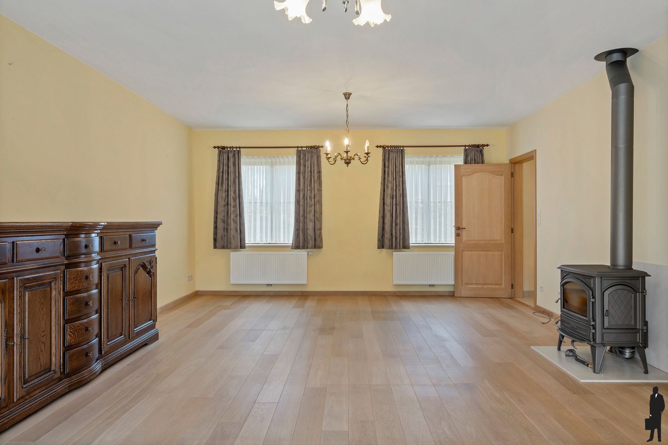 Op zéér gegeerde locatie gelegen villa op een perceel van ca. 982 m²! foto 6