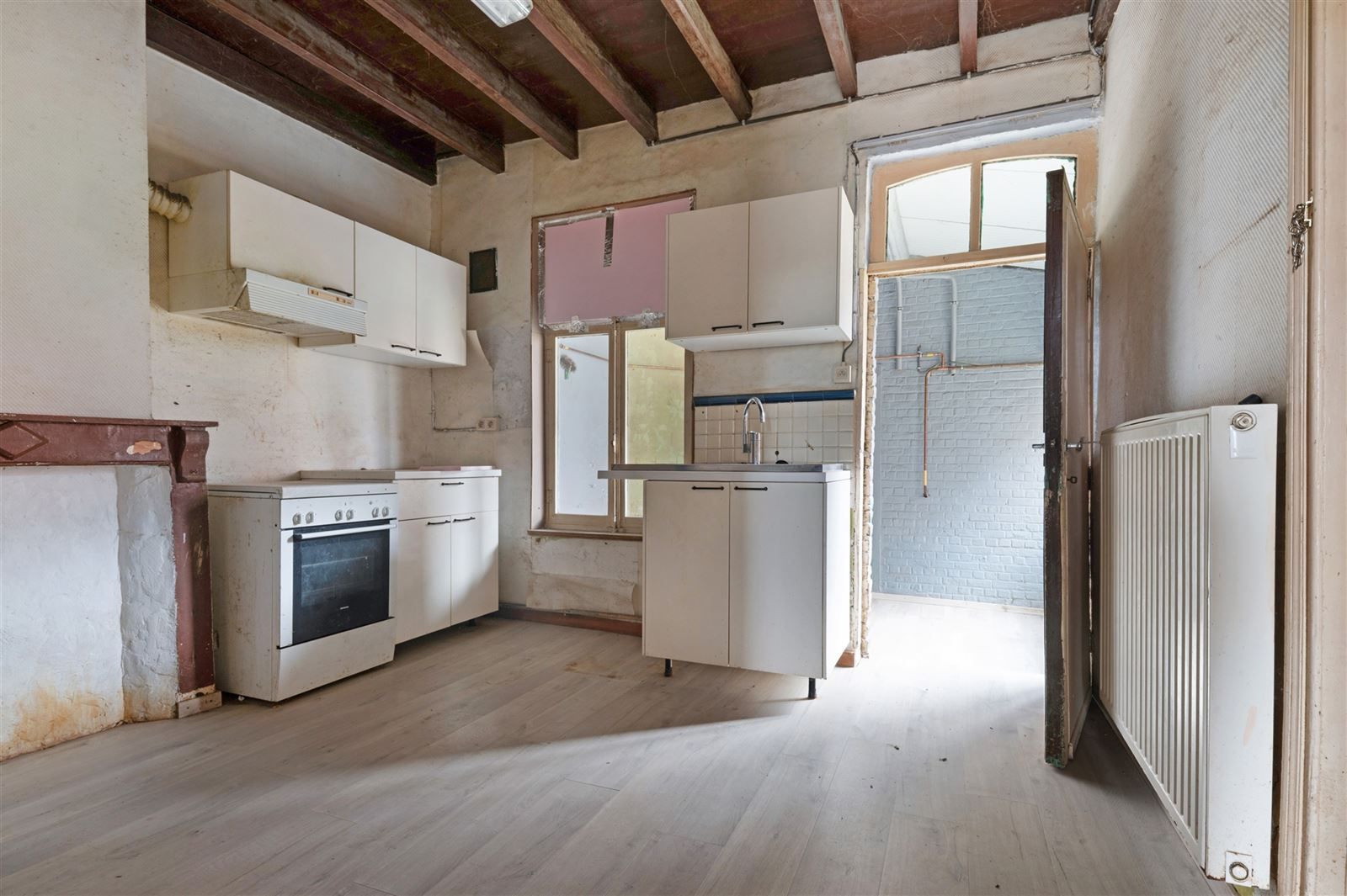 Kasteeldienstwoning te hartje Herzele foto 10