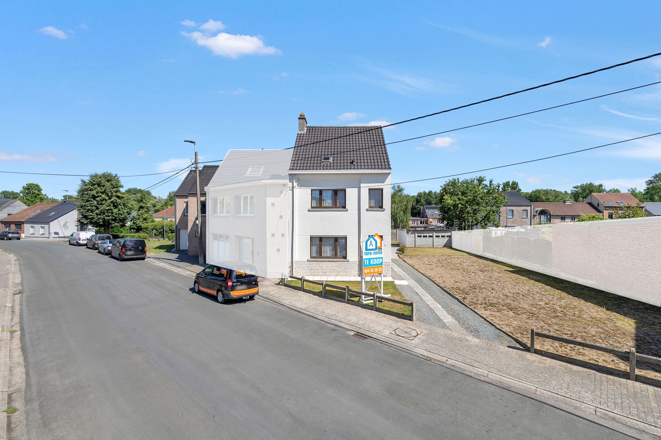Hoofdfoto van de publicatie: Te renoveren woning met naastliggende grond