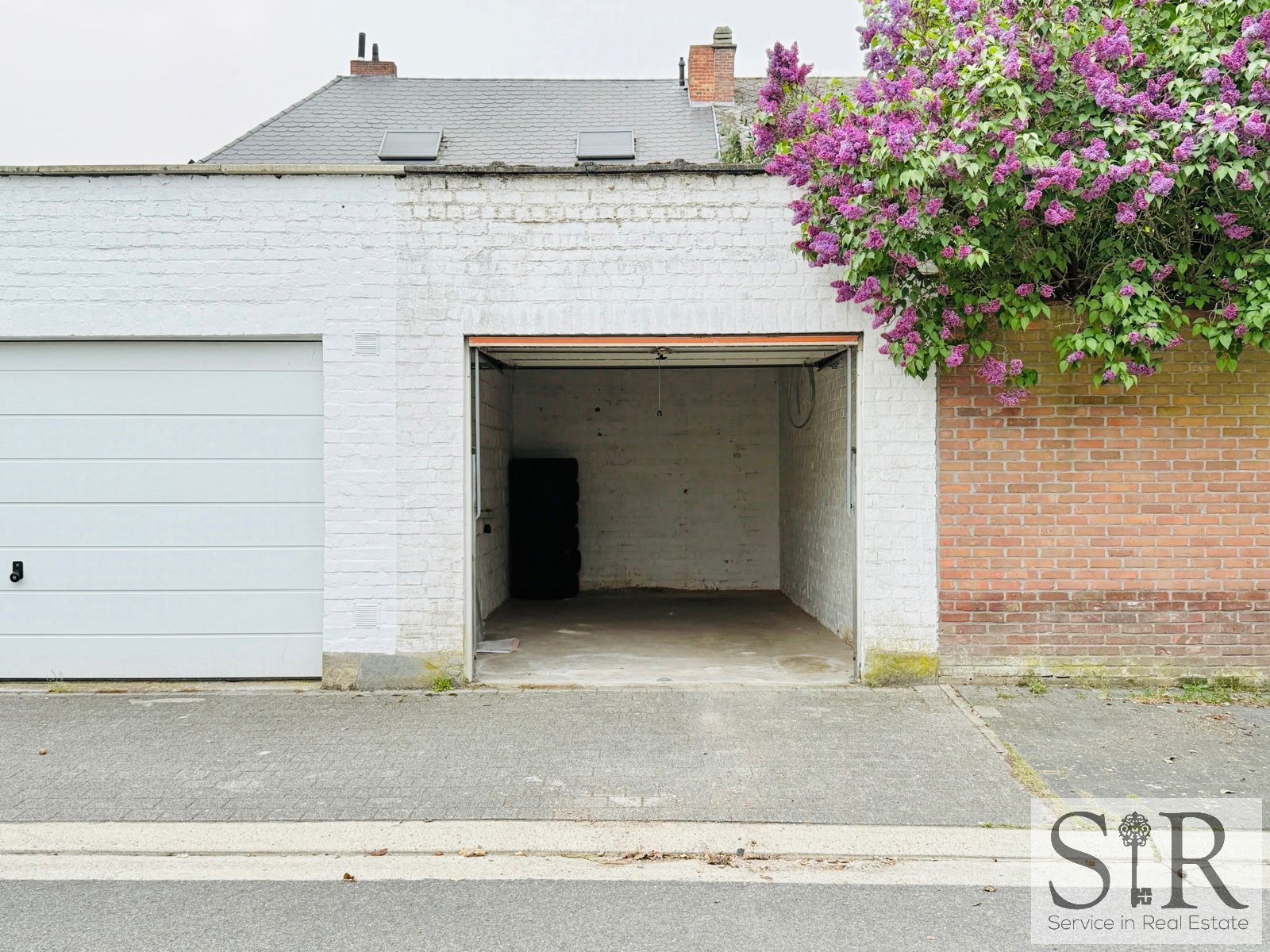 Garage te koop foto {{pictureIndex}}