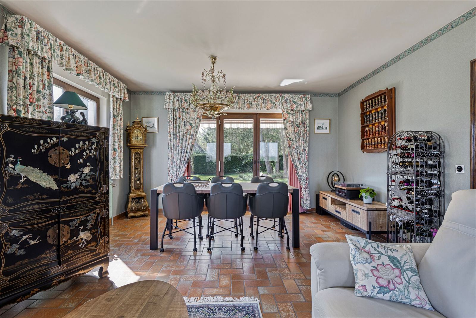 Charmante villa bij het bos van Strihoux foto 4