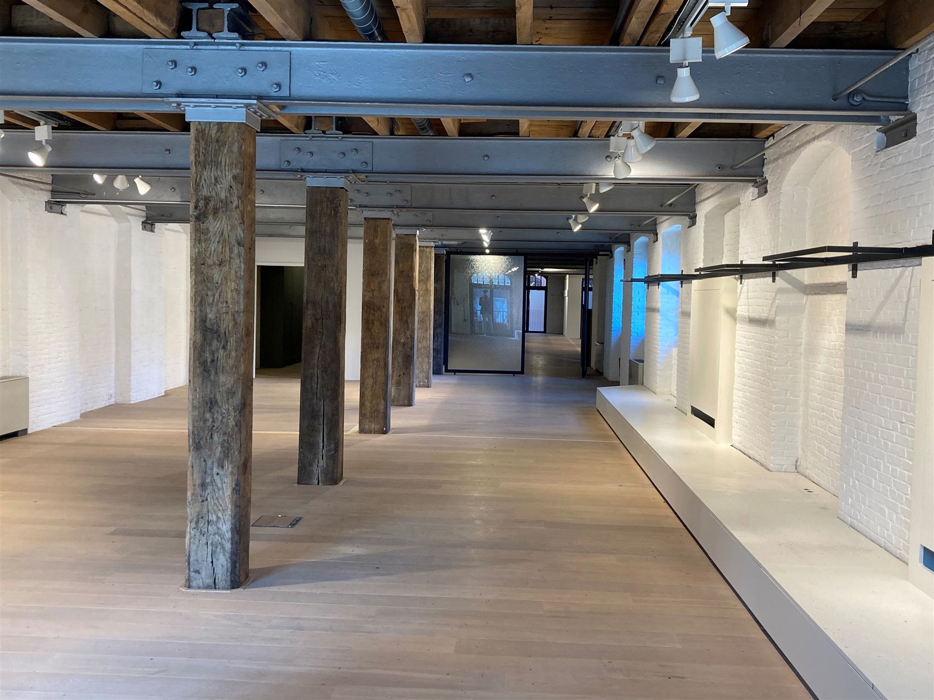 Kantoor 508m² te huur foto 7