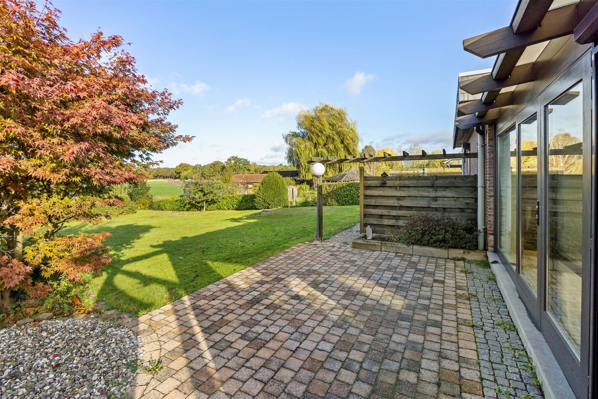 HEEL GOED ONDERHOUDEN WONING MET 3 SLAAPKAMERS UITERST RUSTIG GELEGEN OP EEN PERCEEL VAN 14A TE HEPPEN foto 27