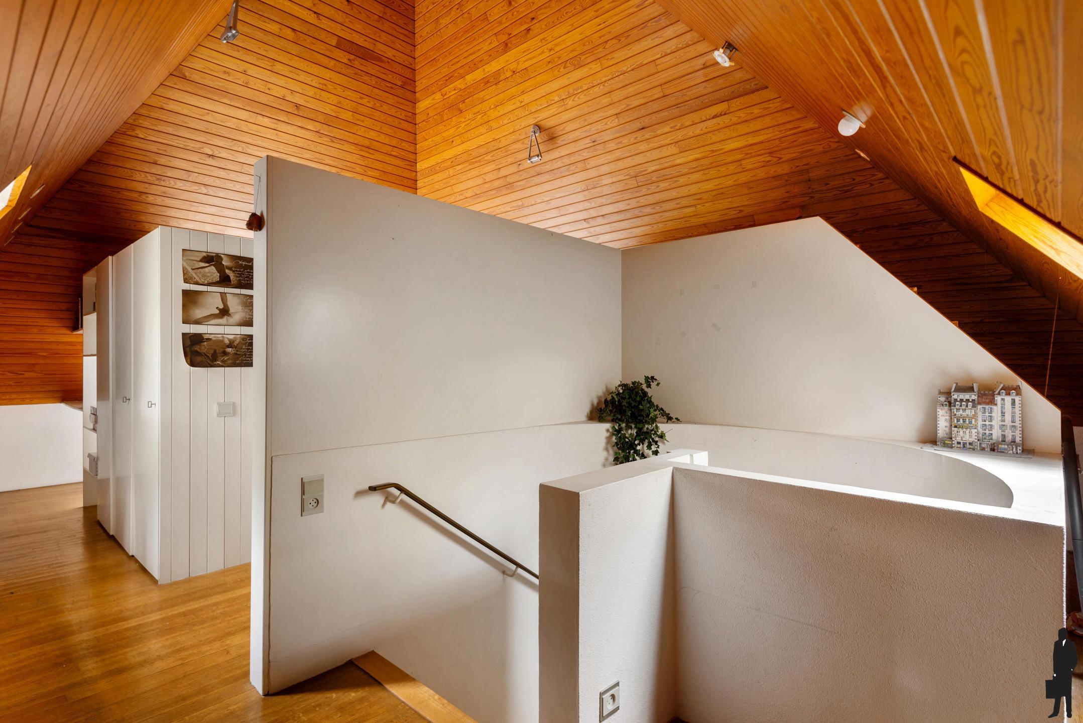 Verscholen in de natuur, in 1 van de mooiste lanen van Vriesdonk, rustig en residentieel: Architectenwoning op ca. 5.710 m².  foto 14