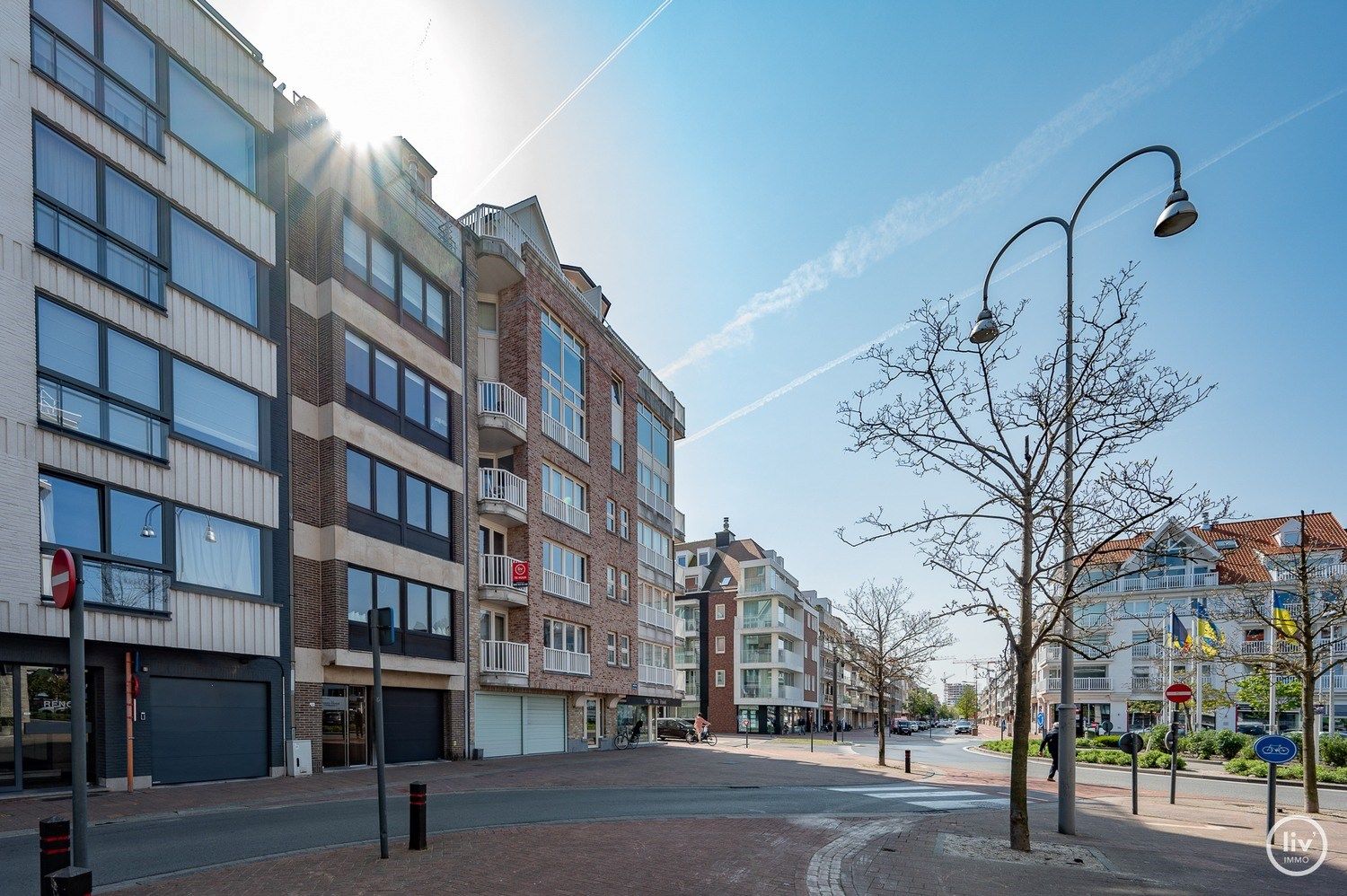 GEMEUBELD - Heel mooi afgewerkt en centraal gelegen appartement, met een open zicht op het Abraham Hansplein.  foto 13