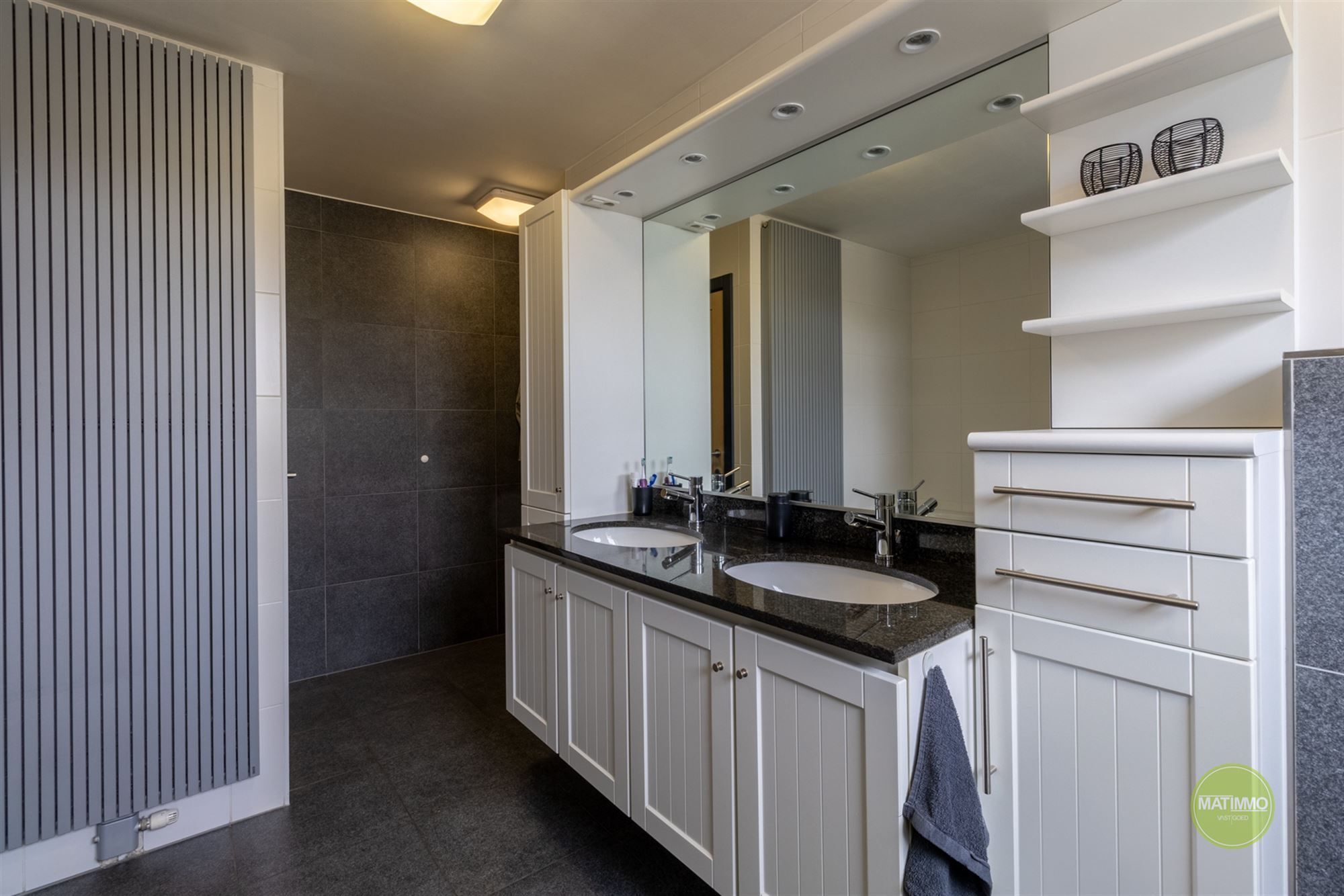Penthouse met twee slaapkamers en ruim terras te Mol foto 12