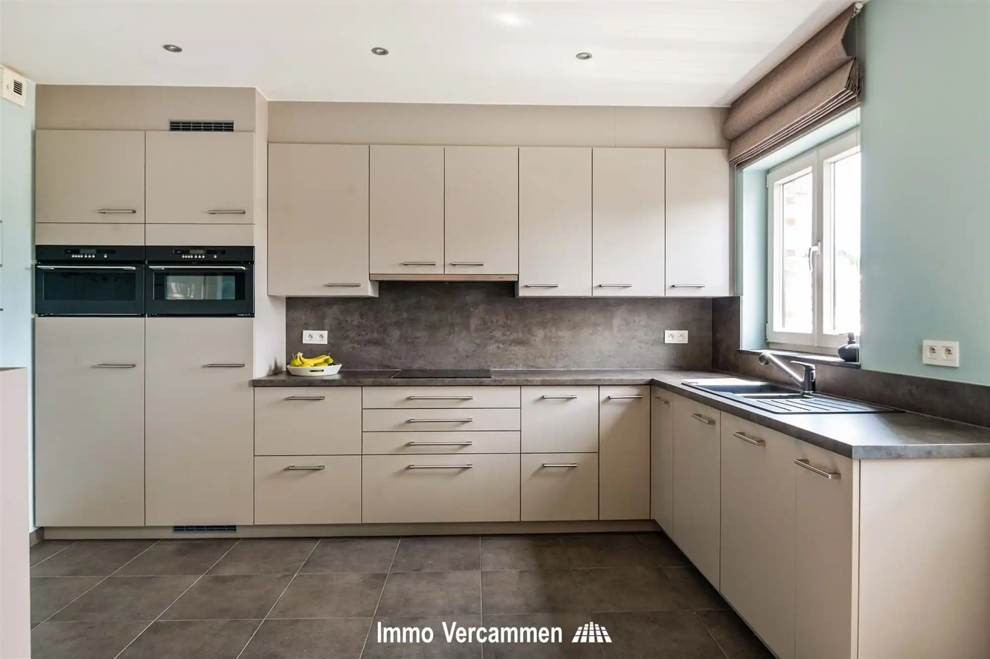Verrassend ruim appartement met 3 SLPK te Putte foto 5