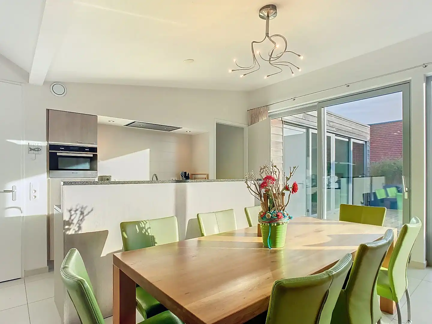 Bungalow op toplocatie in Faropark foto 5