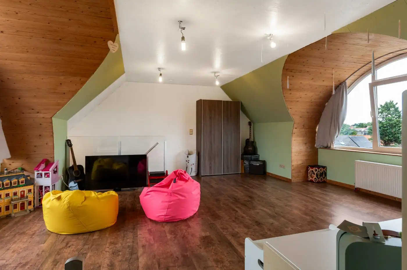 Centraal gelegen, ruime woning met 3 slpk. en tuin foto 22